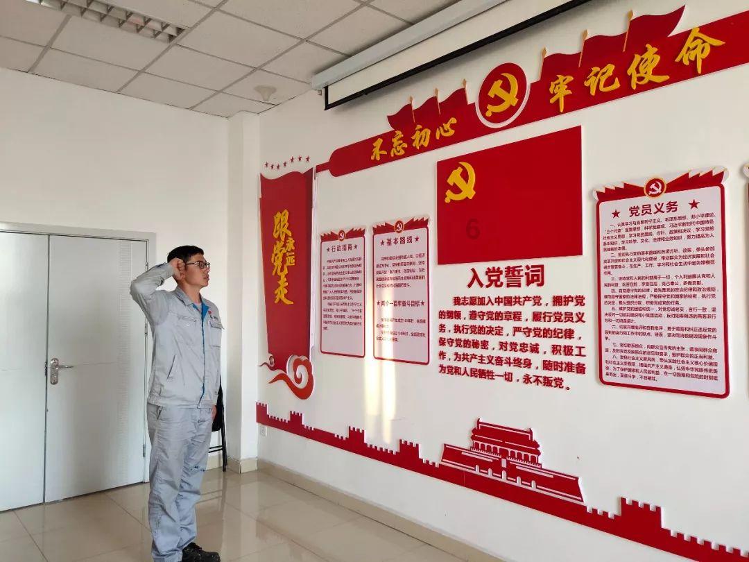 大哥，我这个ID无缘无故被封了，怎么办，我也不知道因为什么原因，全部都被封了，希望您能帮帮我。谢谢弄游戏画面
