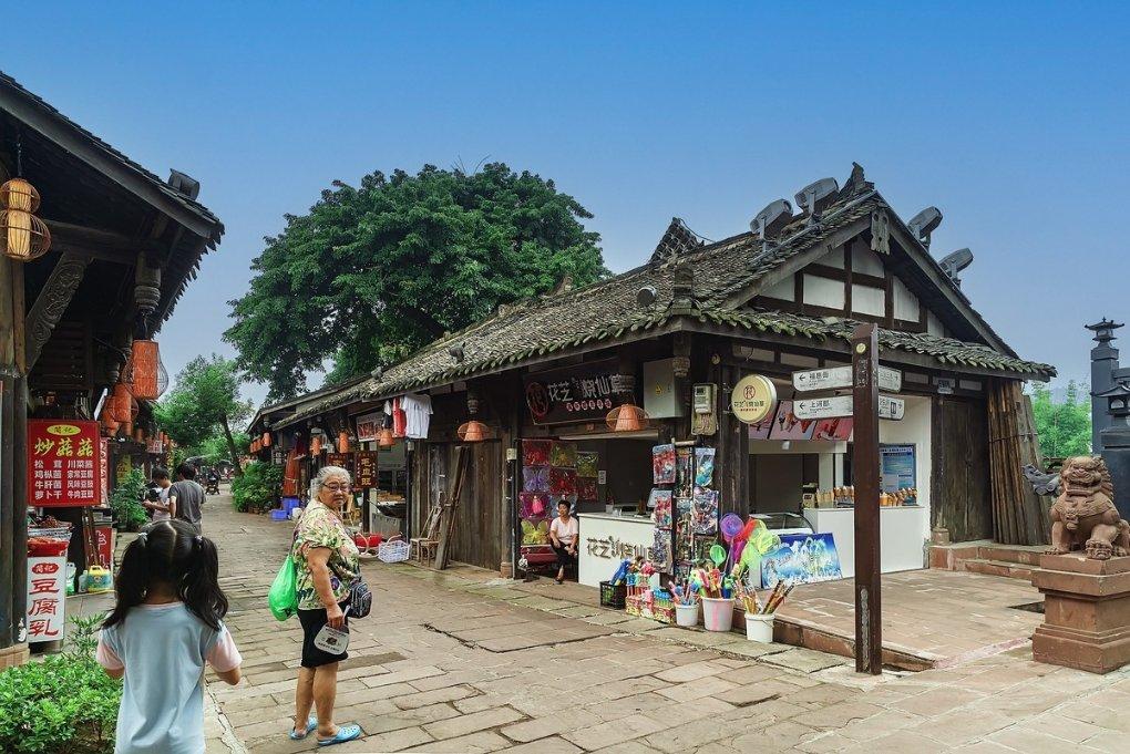大叔钓鱼